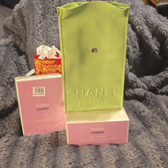 CHANEL Chance Eau Fraîche with Lime Green Pouch Full Size Body